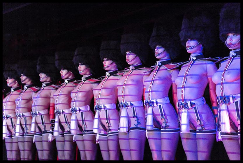 Crazy Horse Paris шоу