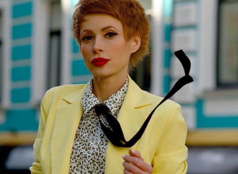 Елена-Кристина лебедь 2021