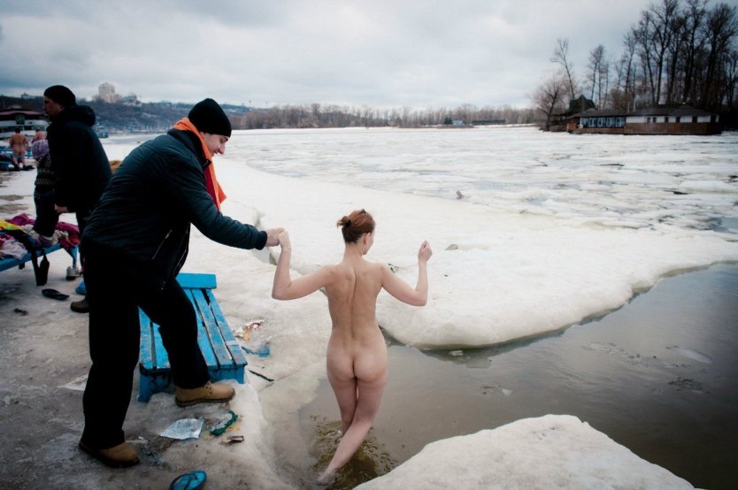 Ночные купания нагишом