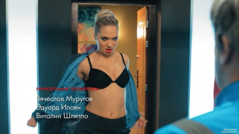 Елена Подкаминская в белье кухня
