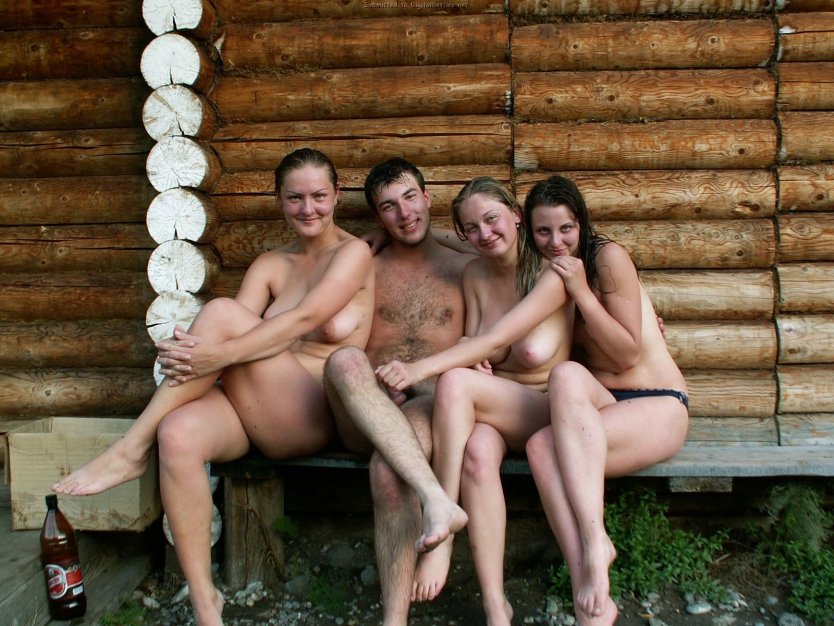 Деревенские девки в бане
