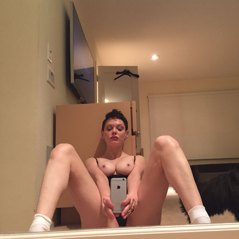 Голая Роуз макгоуэн nude