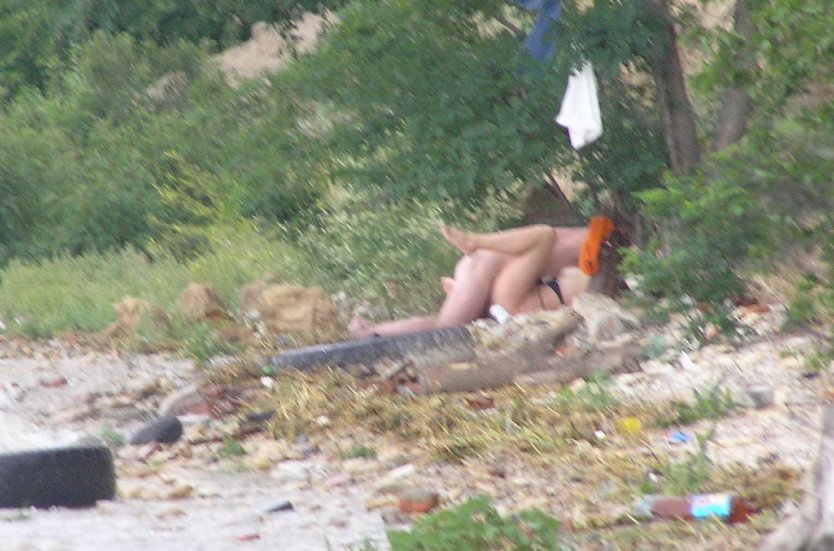 Спалились на природе фото