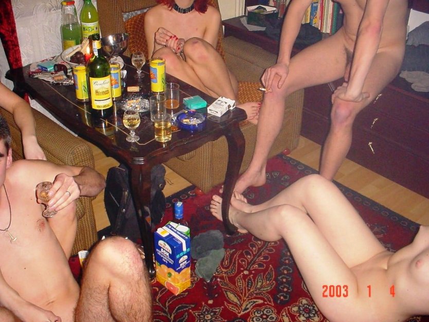 Девушки голышом на вписке