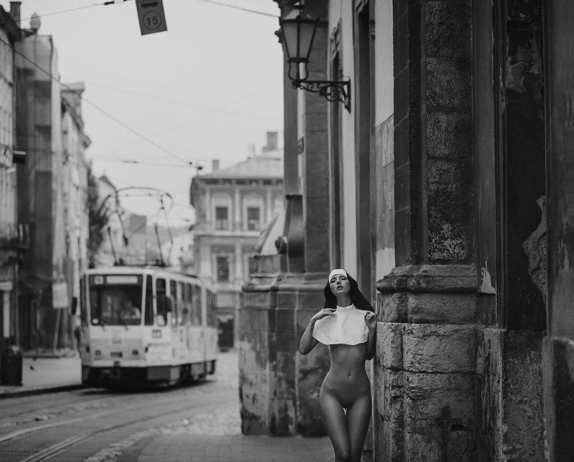 Эротическая фотосессия на улице