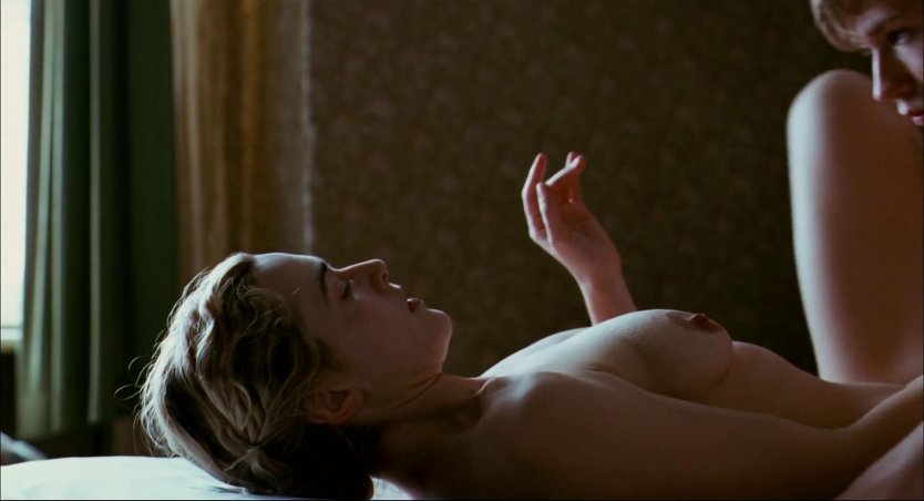 Голая Кейт Уинслет в фильме "чтец", 2008