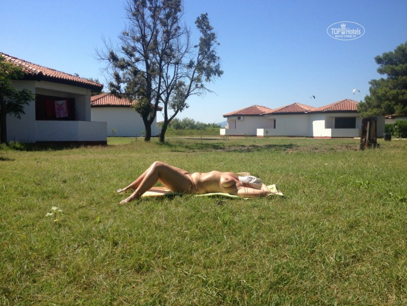 Ада Бояна фото с пляжа девушки ню