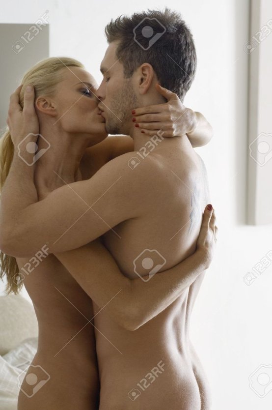 Красивые голые мужчины и женщины